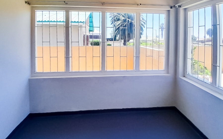 6 Bedroom Property for Sale in Port Nolloth Northern Cape